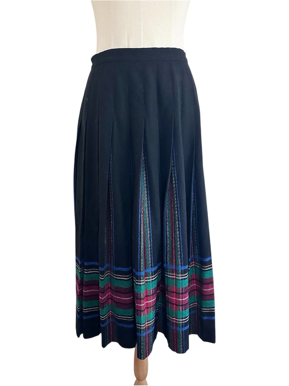 Pendleton Vintage Wool Pleated Skirt Women Size S 28” W Tartan Plaid Green Red - Picture 2 of 5